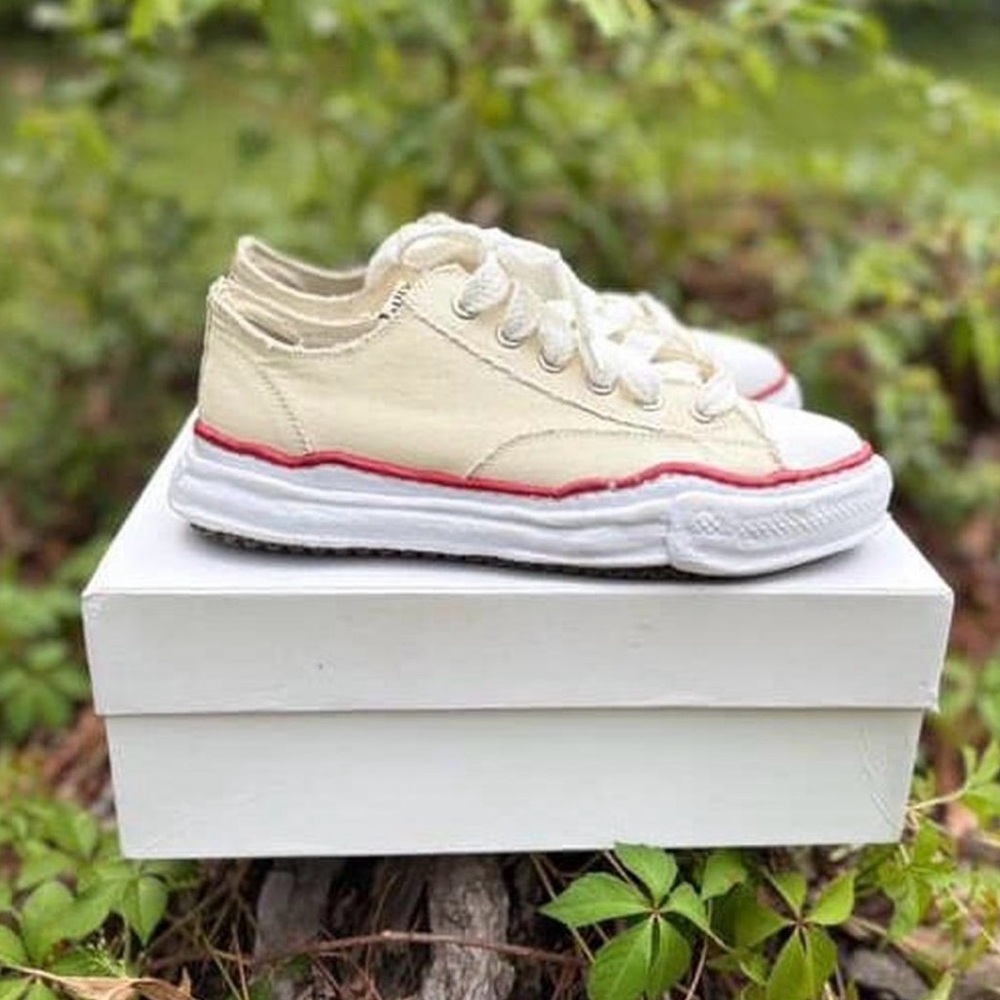 Miharayasuhiro Cream and Red Sneakers